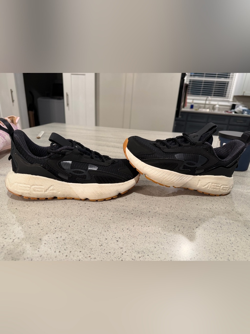 UA HOVR Mega 2 MVMNT Size big kid 5